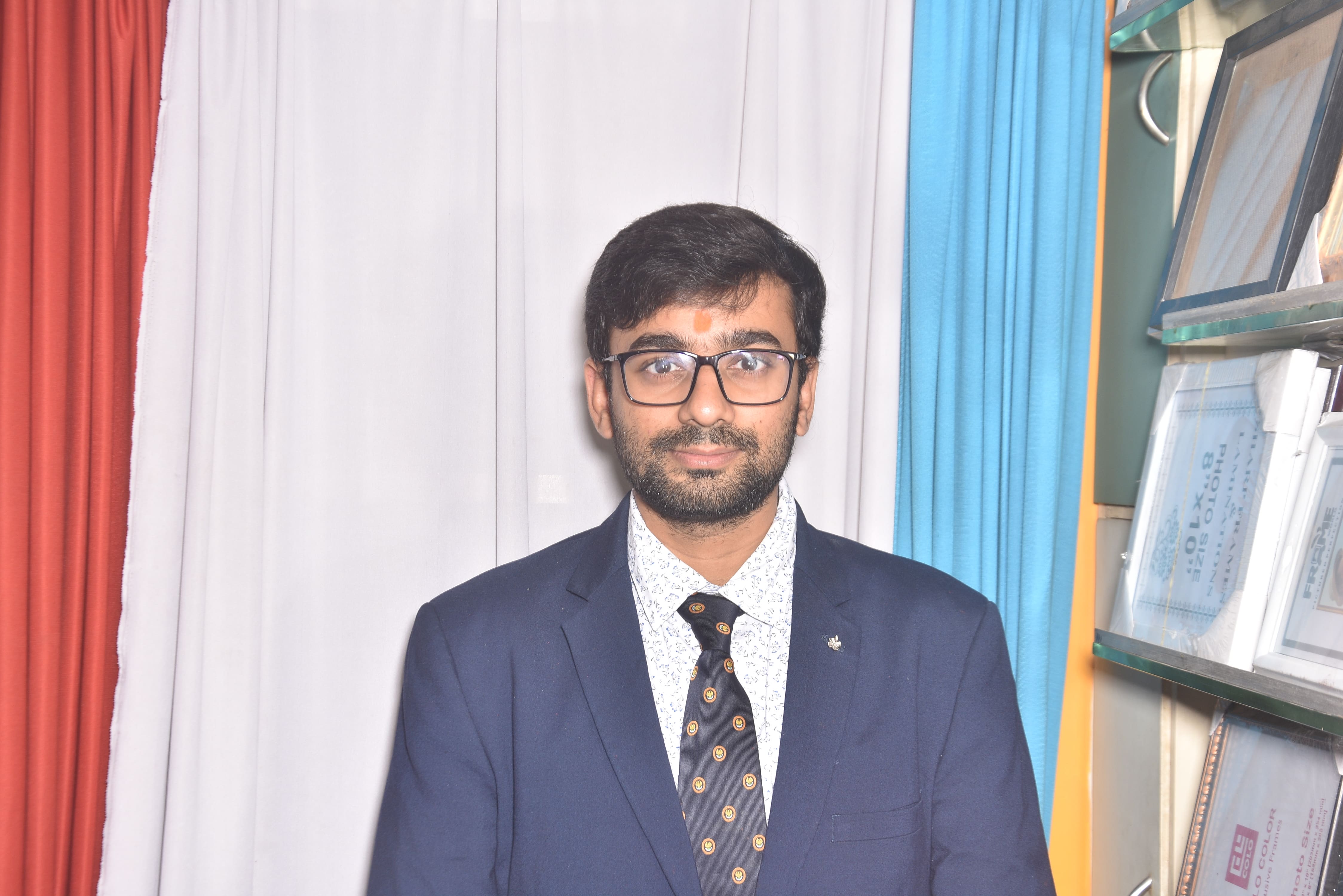 Akshay_Merchant_img